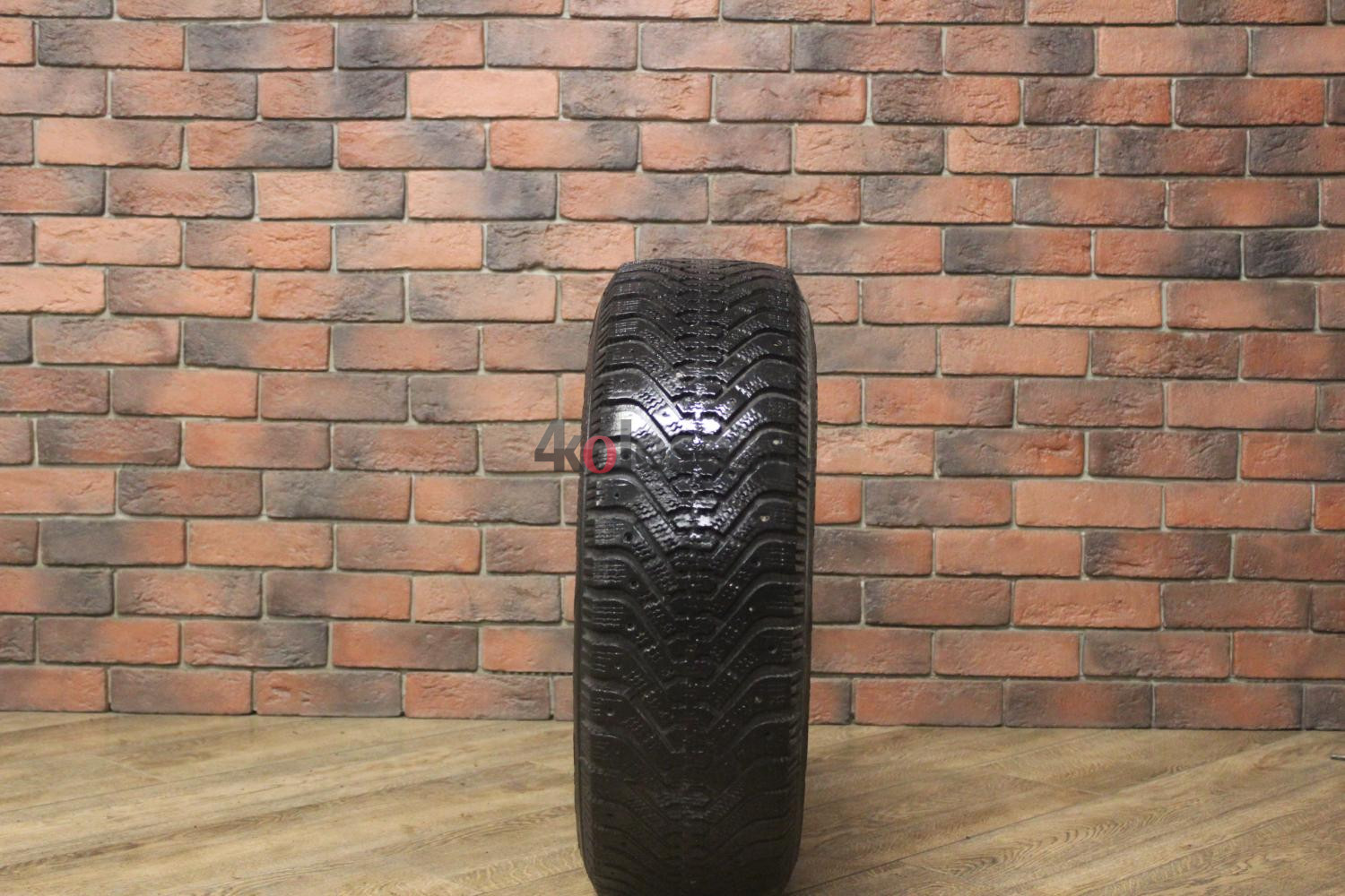 Зимние шипованные шины R15 195/65 Goodyear Ultra Grip 500 бу (4-5 мм.) остаток шипов 0-25%