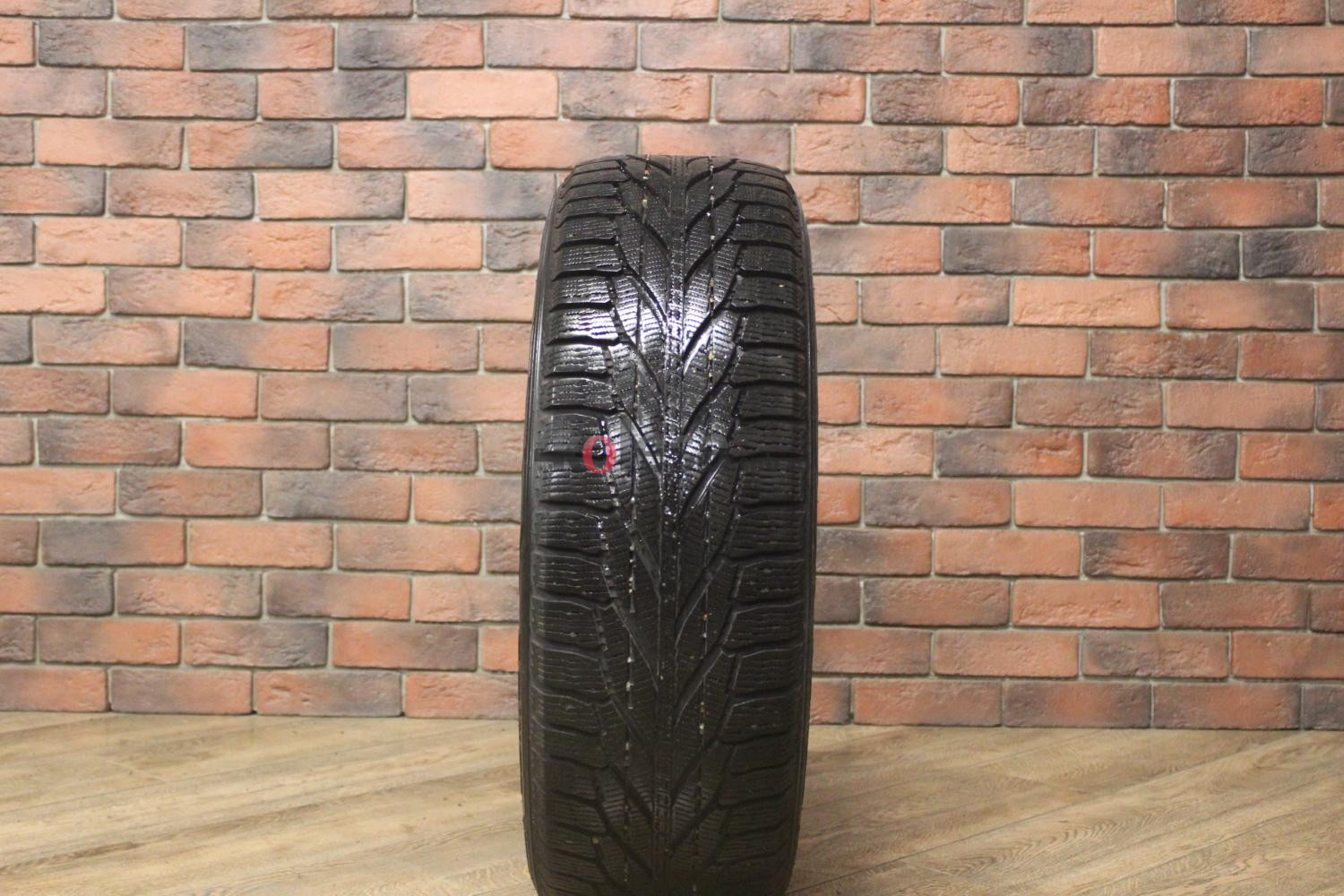 Зимние нешипованные шины R19 225/55 Nokian Tyres Hakkapeliitta R2 бу Лип. (6-7 мм.)