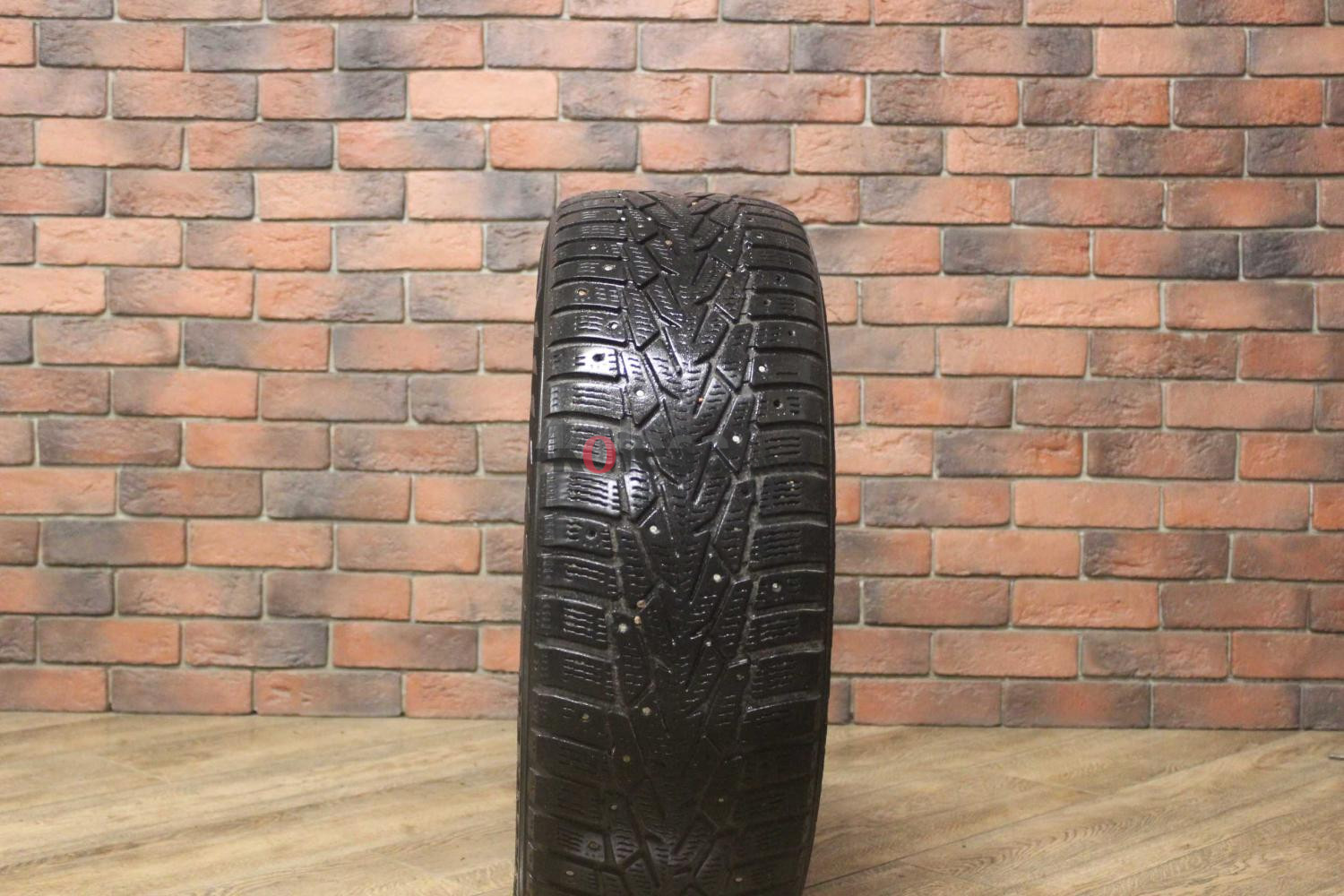 Зимние шипованные шины R16 215/65 Nokian Tyres Hakkapeliitta 7 бу (4-5 мм.) остаток шипов 0-25%