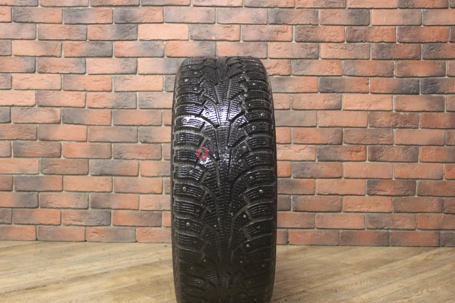 Зимние шипованные шины R17 235/60 Nokian Tyres Hakkapeliitta 5 бу (6-7 мм.) остаток шипов 50-69%