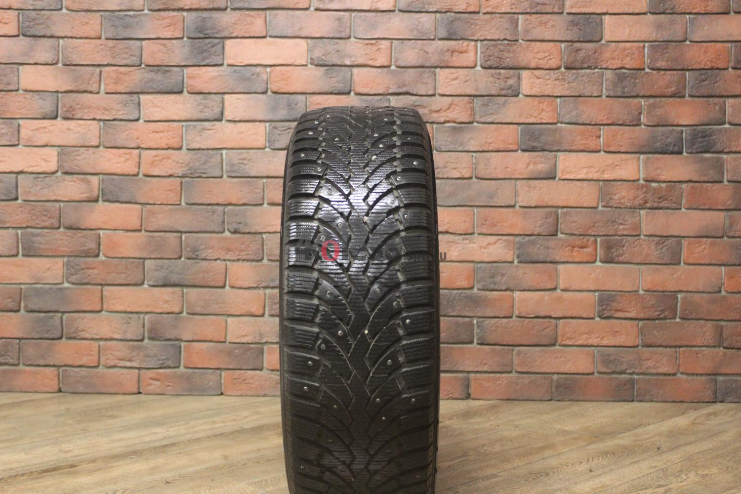 Зимние шипованные шины R16 215/65 Formula Ice бу (8-9 мм.) остаток шипов 70-100%
