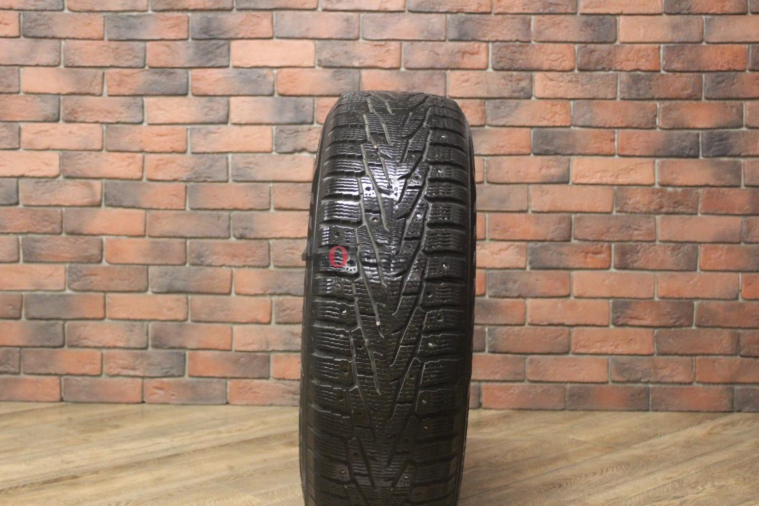 Зимние шипованные шины R16 215/70 Nokian Tyres Hakkapeliitta 7 бу (6-7 мм.) остаток шипов 0-25%
