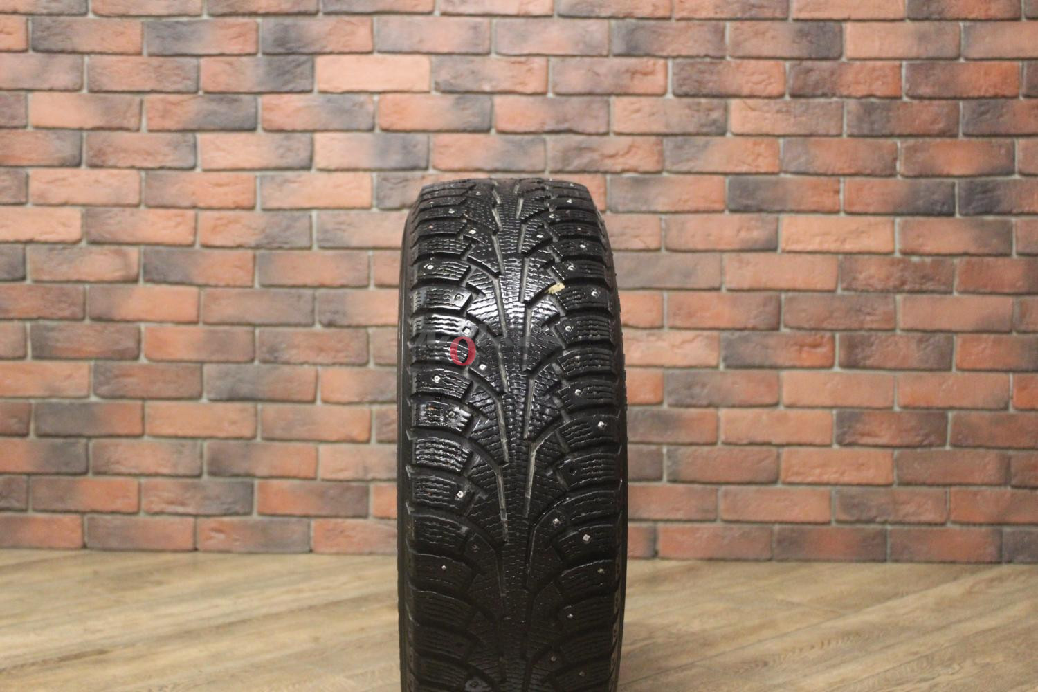 Зимние шипованные шины R15 205/65 Nokian Tyres Hakkapeliitta 5 бу (6-7 мм.) остаток шипов 50-69%