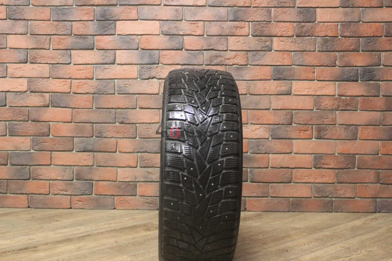 Зимние шипованные шины R17 215/50 Dunlop SP Winter ICE 02 бу (4-5 мм.) остаток шипов 0-25%