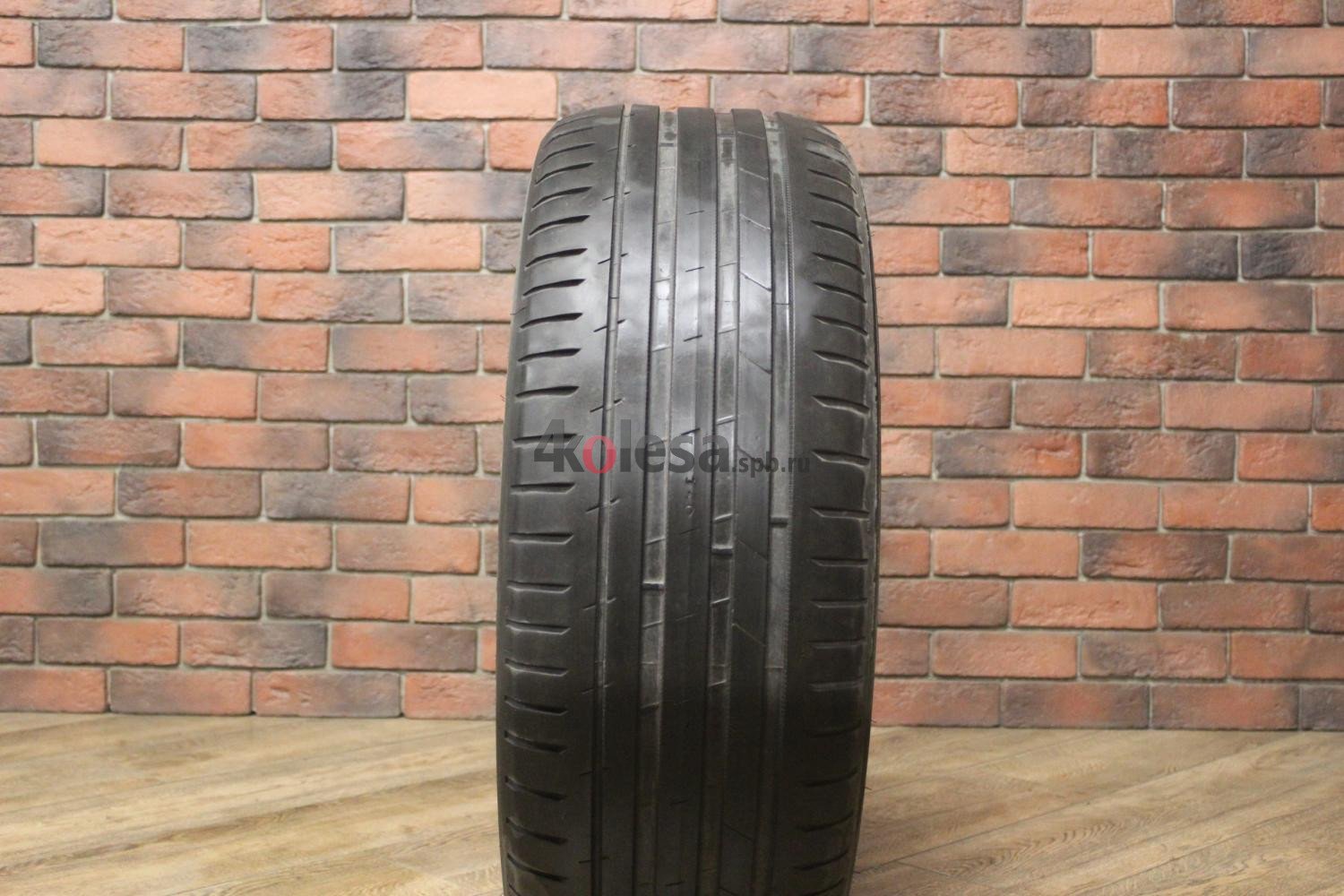 Летние  шины R19 255/55 Nokian Tyres Hakka Black 2 бу (3-4 мм.) купить в Санкт-Петербурге