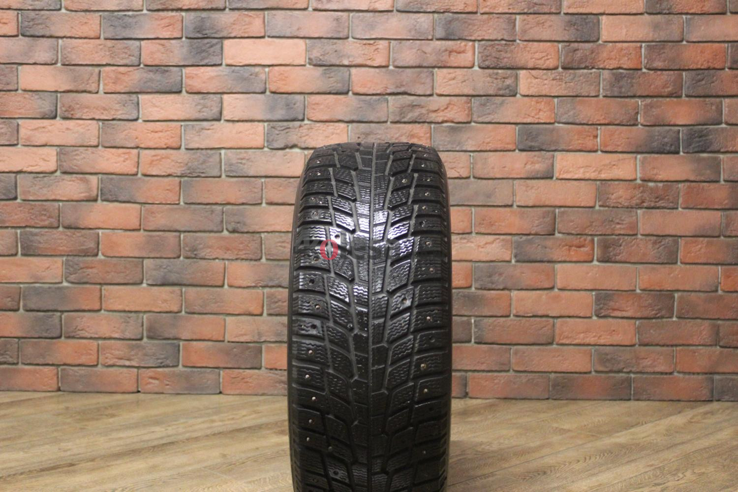 Зимние шипованные шины R16 205/55 Michelin X-Ice North бу (4-5 мм.) остаток шипов 50-69%