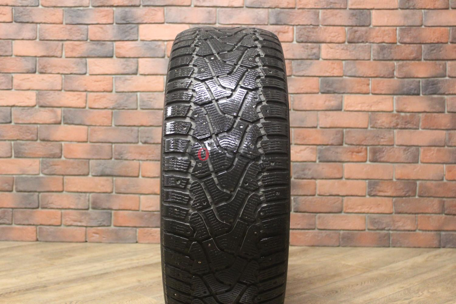 Зимние шипованные шины R18 265/60 Pirelli Ice Zero бу (6-7 мм.) остаток шипов 25-49%