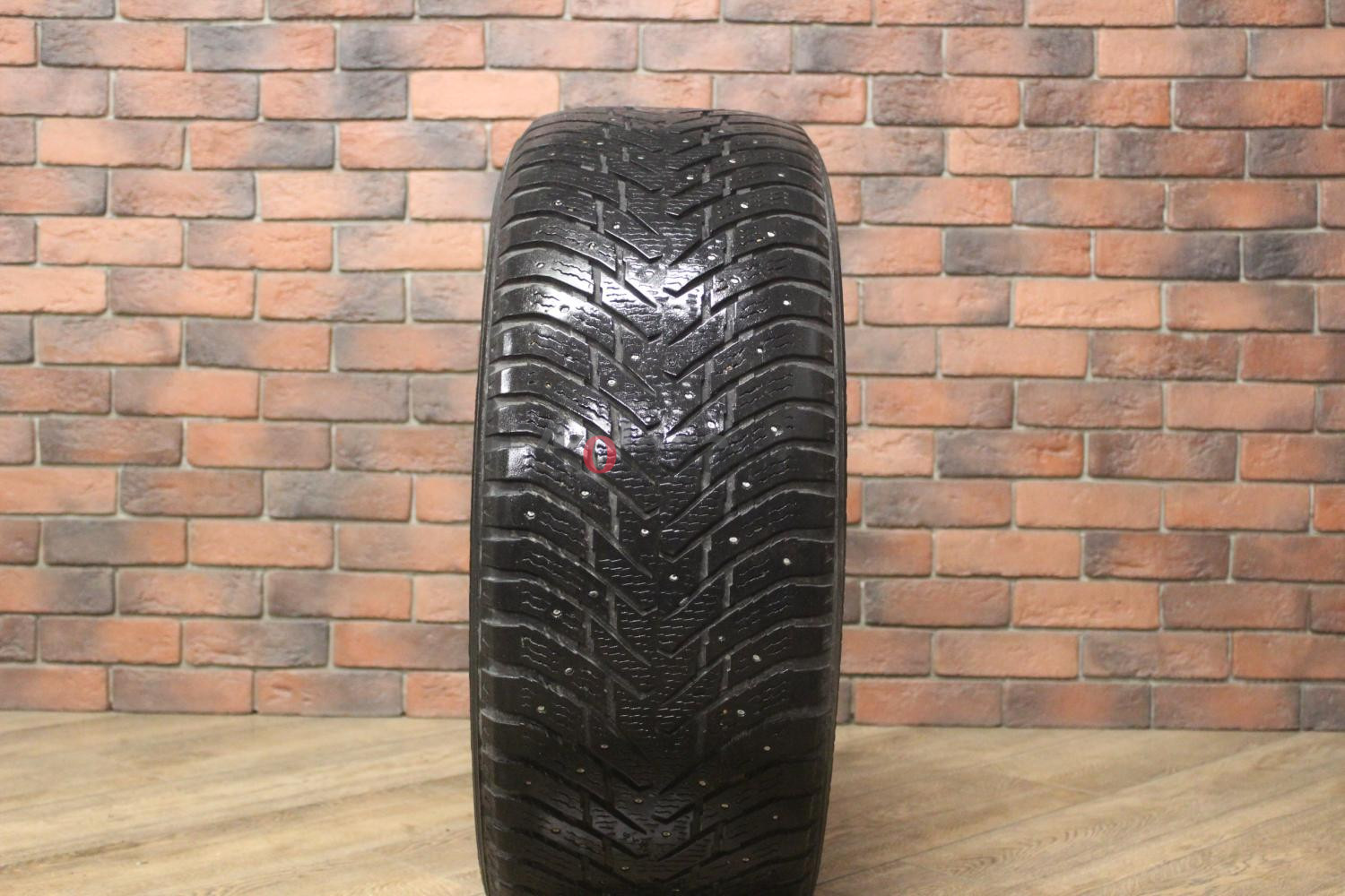 Зимние шипованные шины R20 265/50 Nokian Tyres Hakkapeliitta 8 бу (4-5 мм.) остаток шипов 0-25%