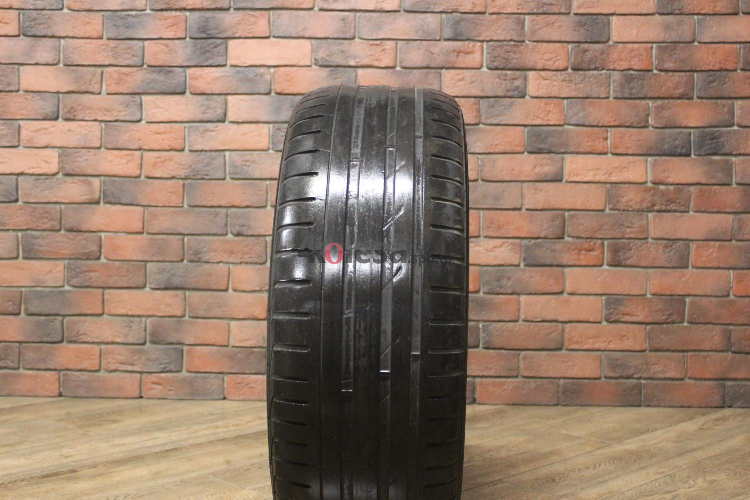 Летние  шины R19 235/50 Nokian Tyres Hakka Black бу (3-4 мм.) купить в Санкт-Петербурге