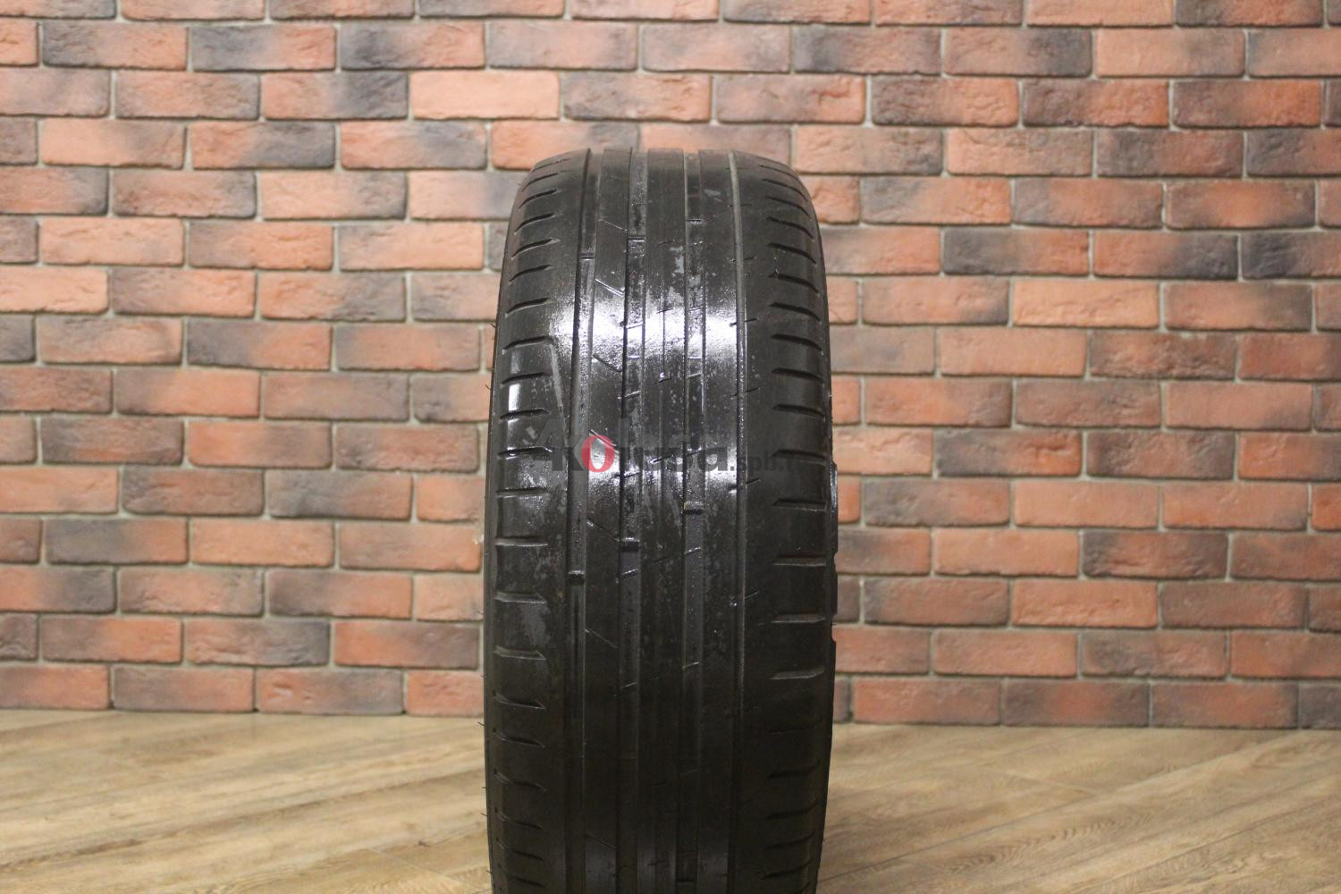 Летние  шины R19 235/50 Nokian Tyres Hakka Black 2 бу (3-4 мм.) купить в Санкт-Петербурге