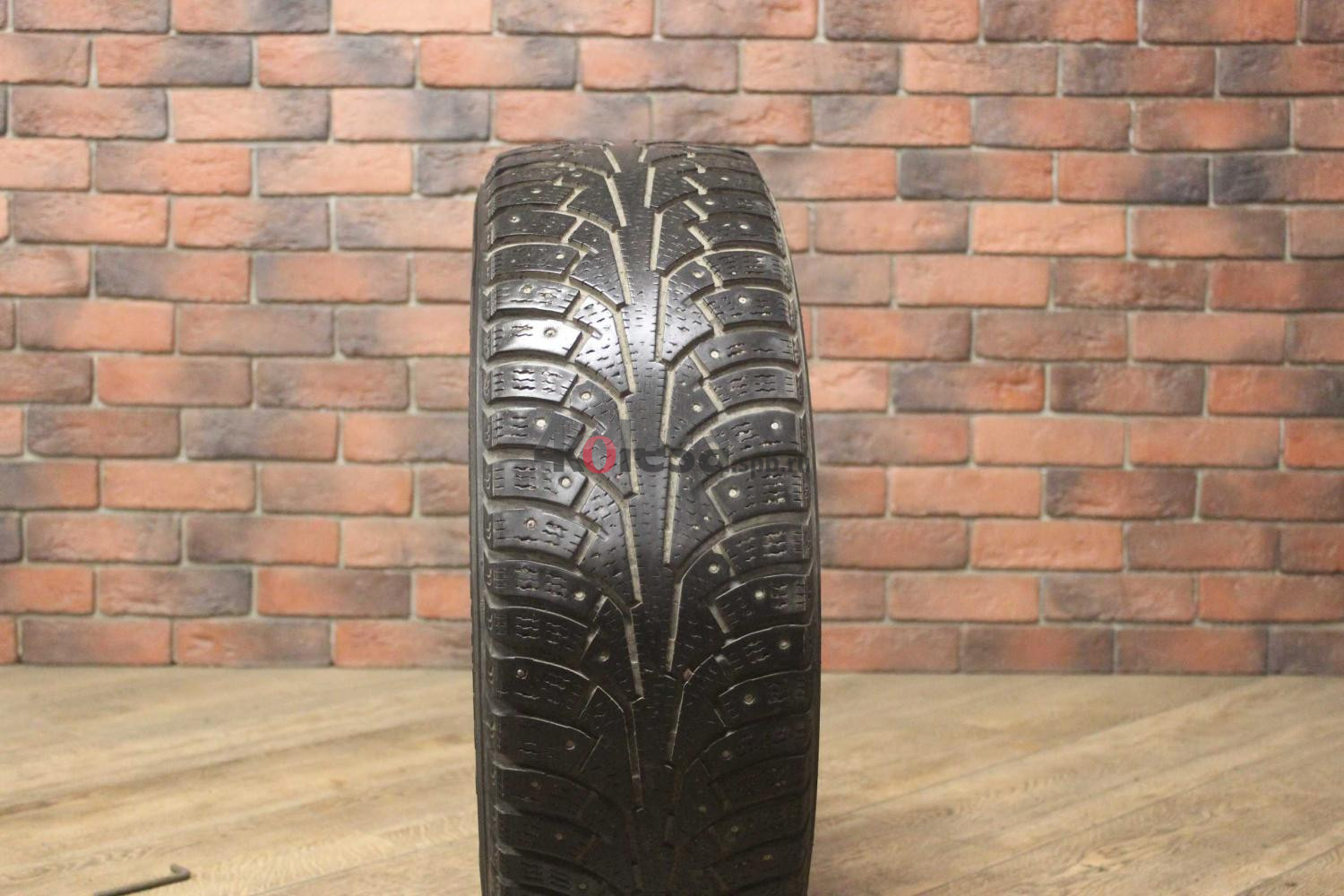 Зимние шипованные шины R16 205/60 Nokian Tyres Hakkapeliitta 5 бу (4-5 мм.) остаток шипов 0-25%
