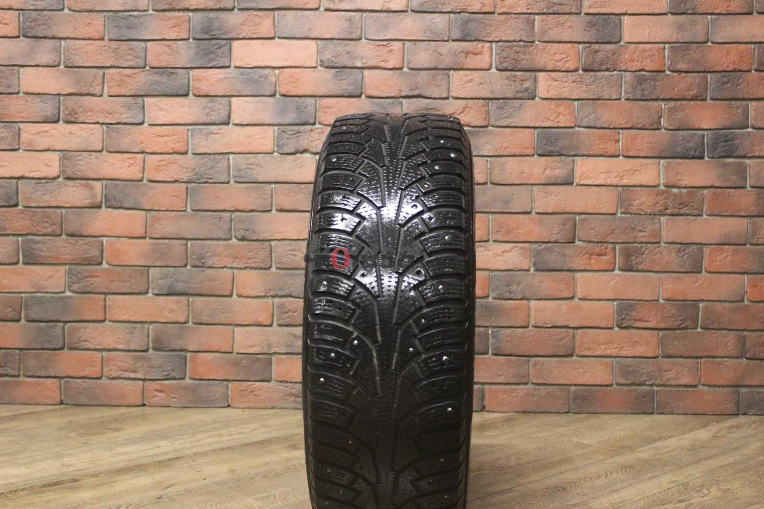 Зимние шипованные шины R16 215/65 Nokian Tyres Nordman 5 бу (4-5 мм.) остаток шипов 25-49%