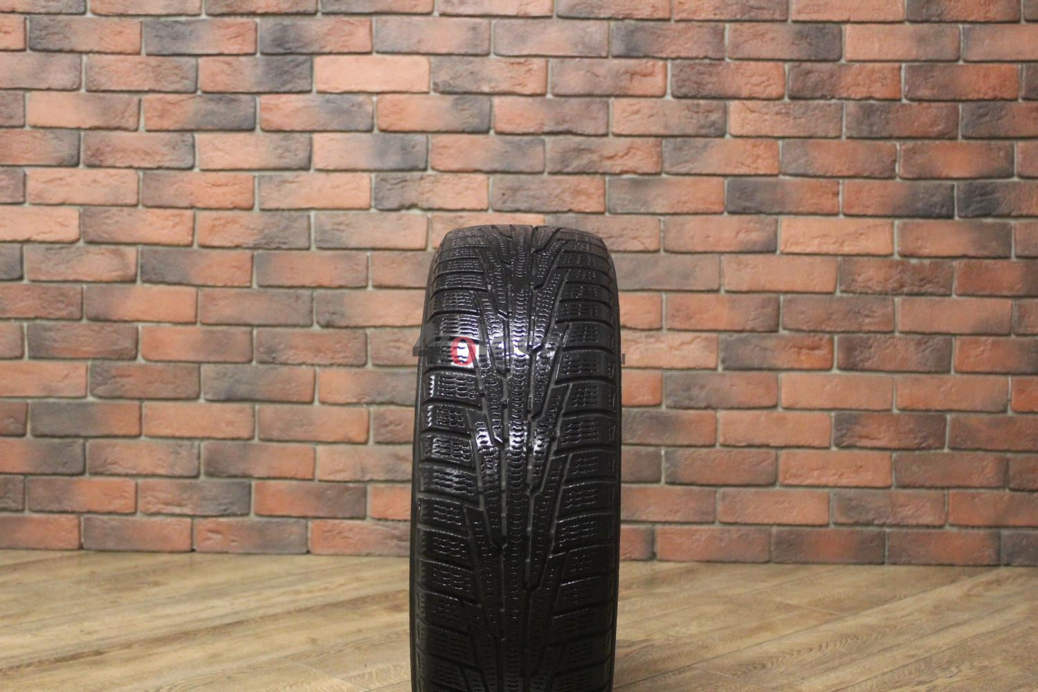 Зимние нешипованные шины R15 175/65 Nokian Tyres Hakkapeliitta R бу Лип. (4-5 мм.)