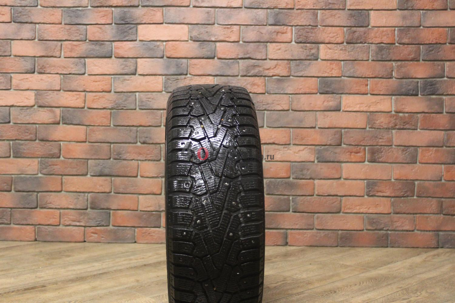 Зимние шипованные шины R16 205/55 Pirelli Ice Zero бу (6-7 мм.) остаток шипов 25-49%