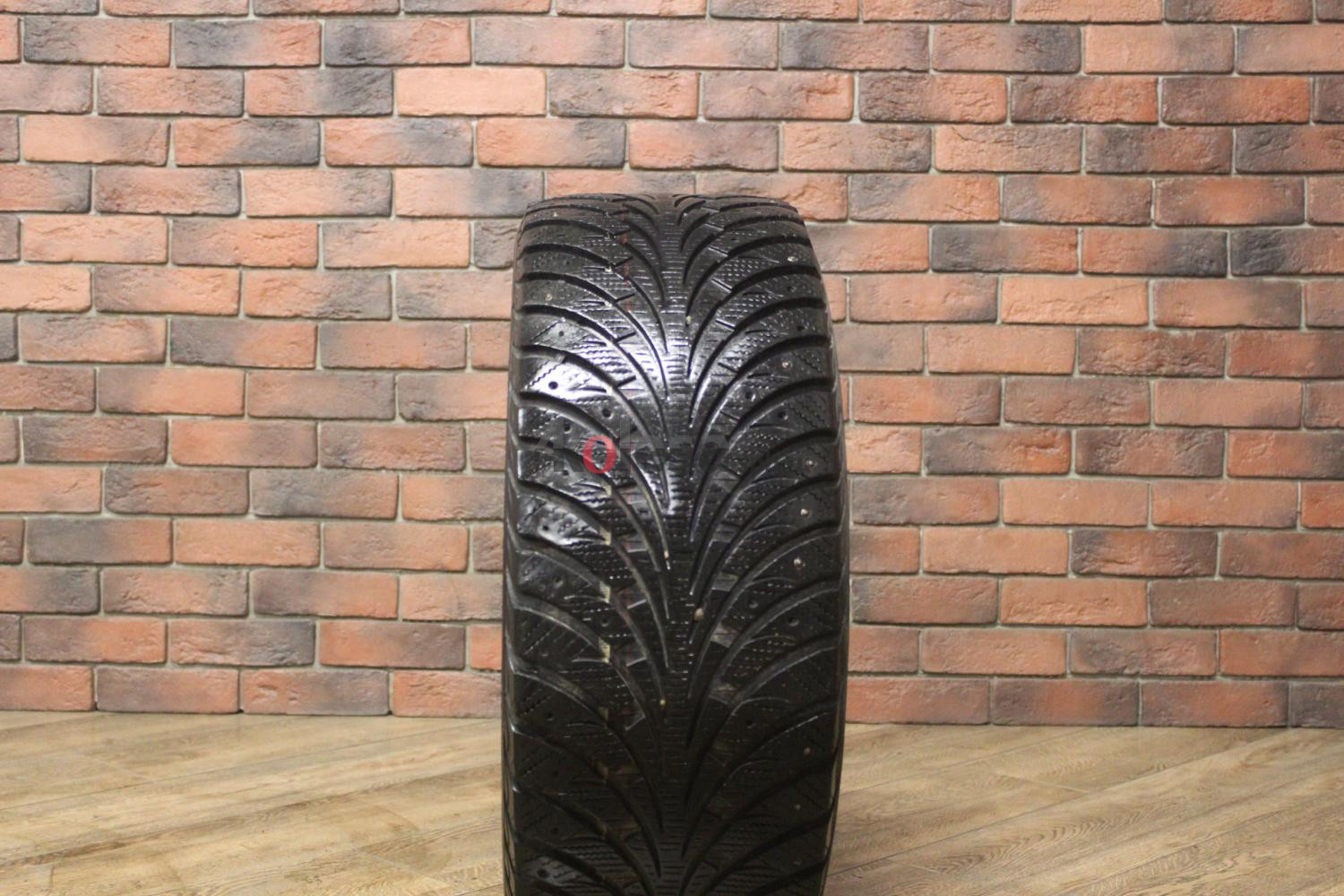 Зимние шипованные шины R18 245/45 Goodyear Ultra Grip Extreme бу (6-7 мм.) остаток шипов 0-25%