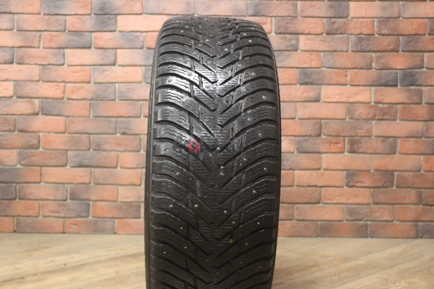Зимние шипованные шины R18 265/60 Nokian Tyres Hakkapeliitta 8 бу (6-7 мм.) остаток шипов 70-100%