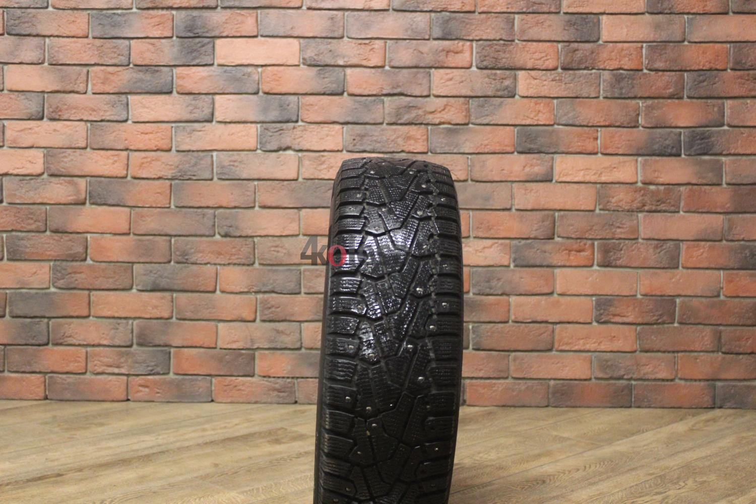 Зимние шипованные шины R14 175/70 Pirelli Ice Zero бу (4-5 мм.) остаток шипов 70-100%