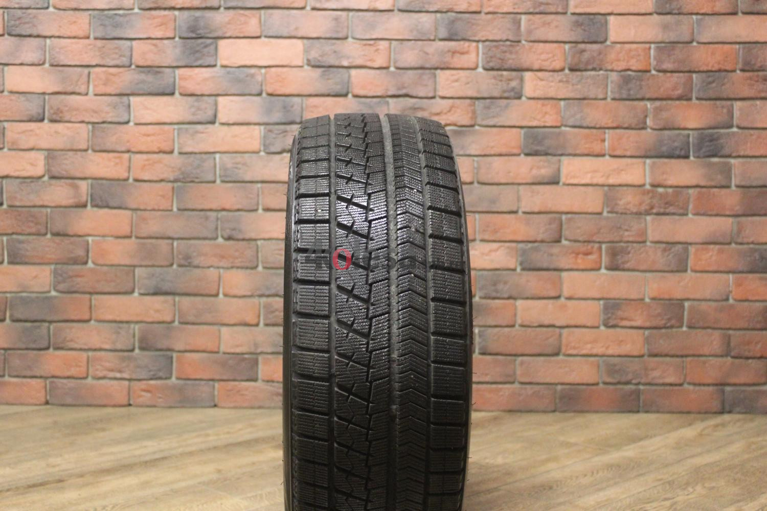 Зимние нешипованные шины R18 225/45 Bridgestone Blizzak VRX бу Лип. (8-9 мм.)