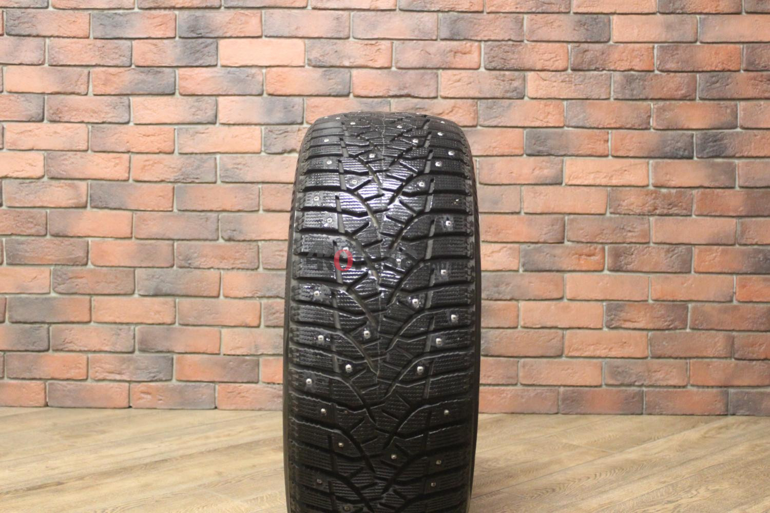 Зимние шипованные шины R18 235/45 Bridgestone Blizzak Spike-02 бу (8-9 мм.) остаток шипов 70-100%