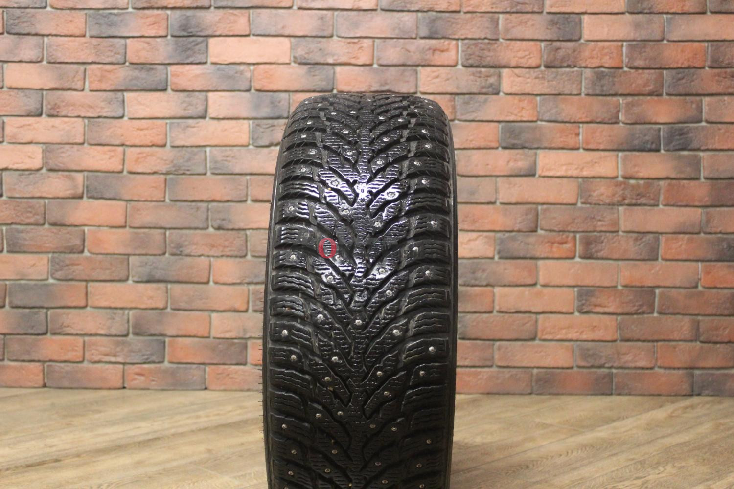 Зимние шипованные шины R18 225/50 Nokian Tyres Hakkapeliitta 9 RFT бу (6-7 мм.) остаток шипов 70-100%
