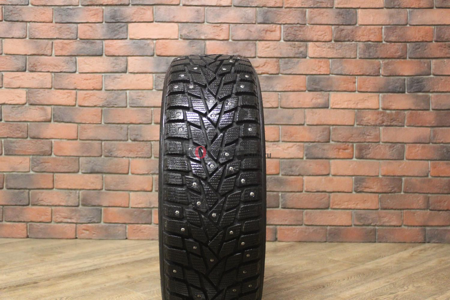 Зимние шипованные шины R18 215/55 Dunlop Grandtrek Ice 02 бу (8-9 мм.) остаток шипов 70-100%
