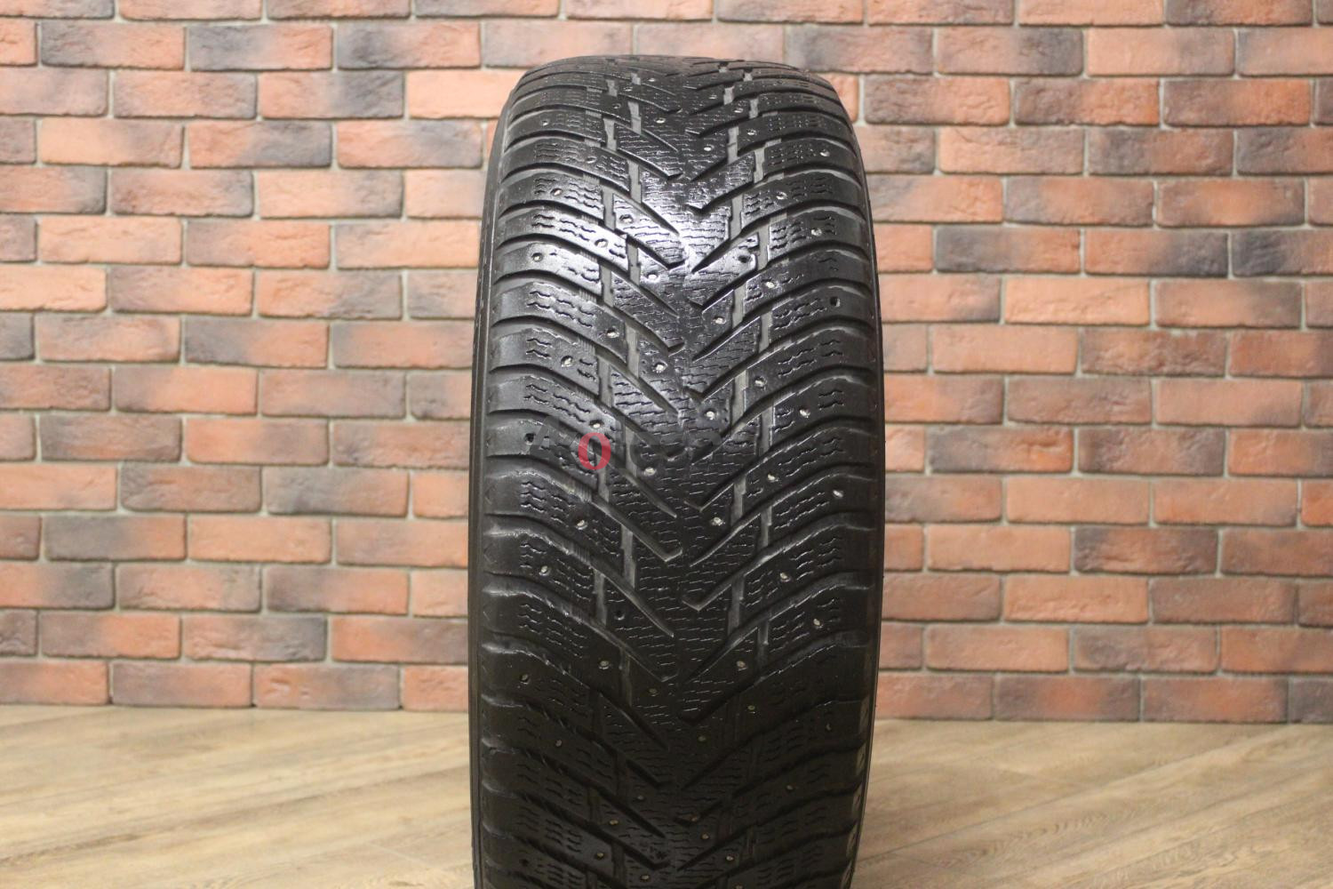 Зимние шипованные шины R18 285/60 Nokian Tyres Hakkapeliitta 8 бу (4-5 мм.) остаток шипов 0-25%