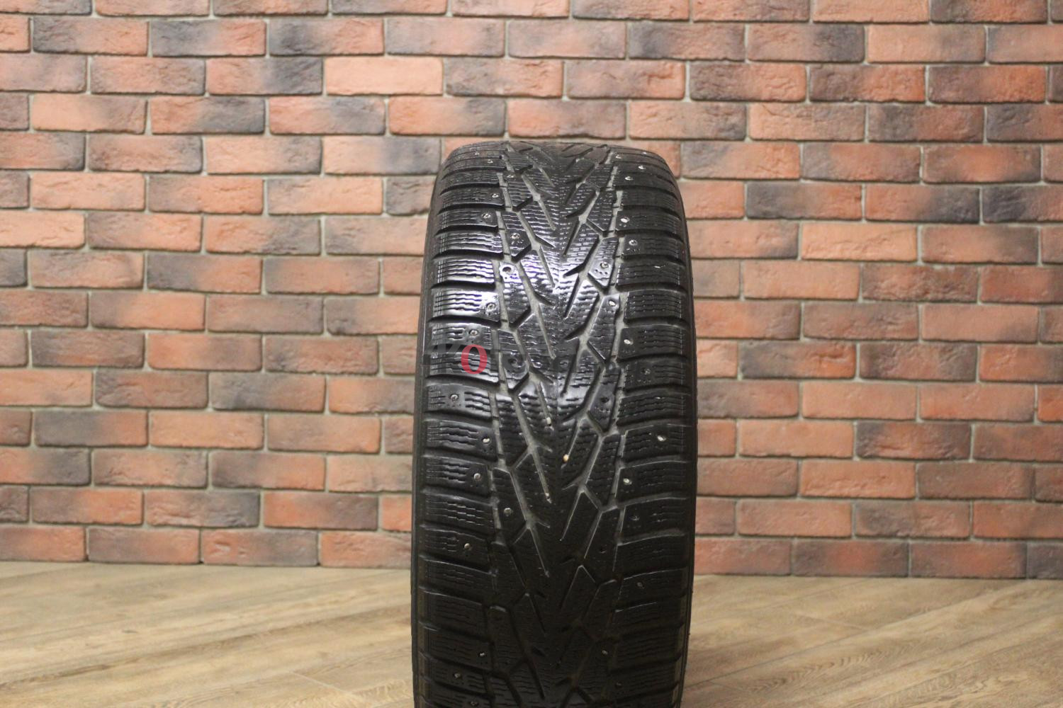 Зимние шипованные шины R18 235/50 Nokian Tyres Hakkapeliitta 7 бу (6-7 мм.) остаток шипов 50-69%