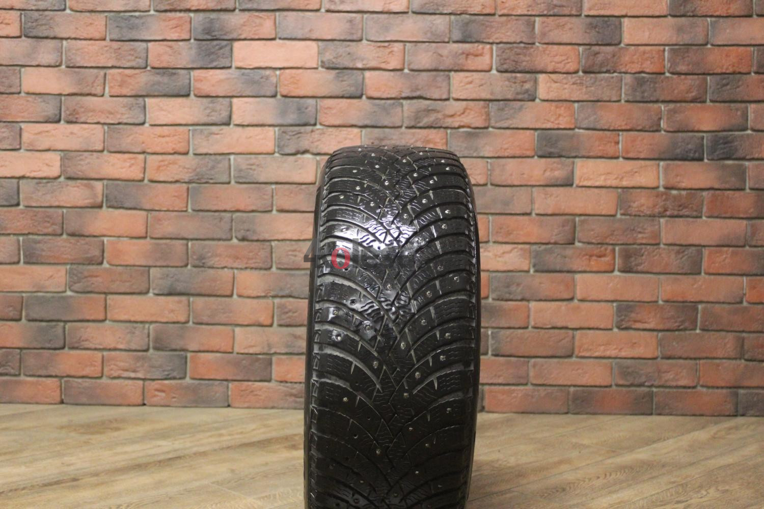 Зимние шипованные шины R16 205/55 Pirelli Ice Zero 2 бу (4-5 мм.) остаток шипов 50-69%