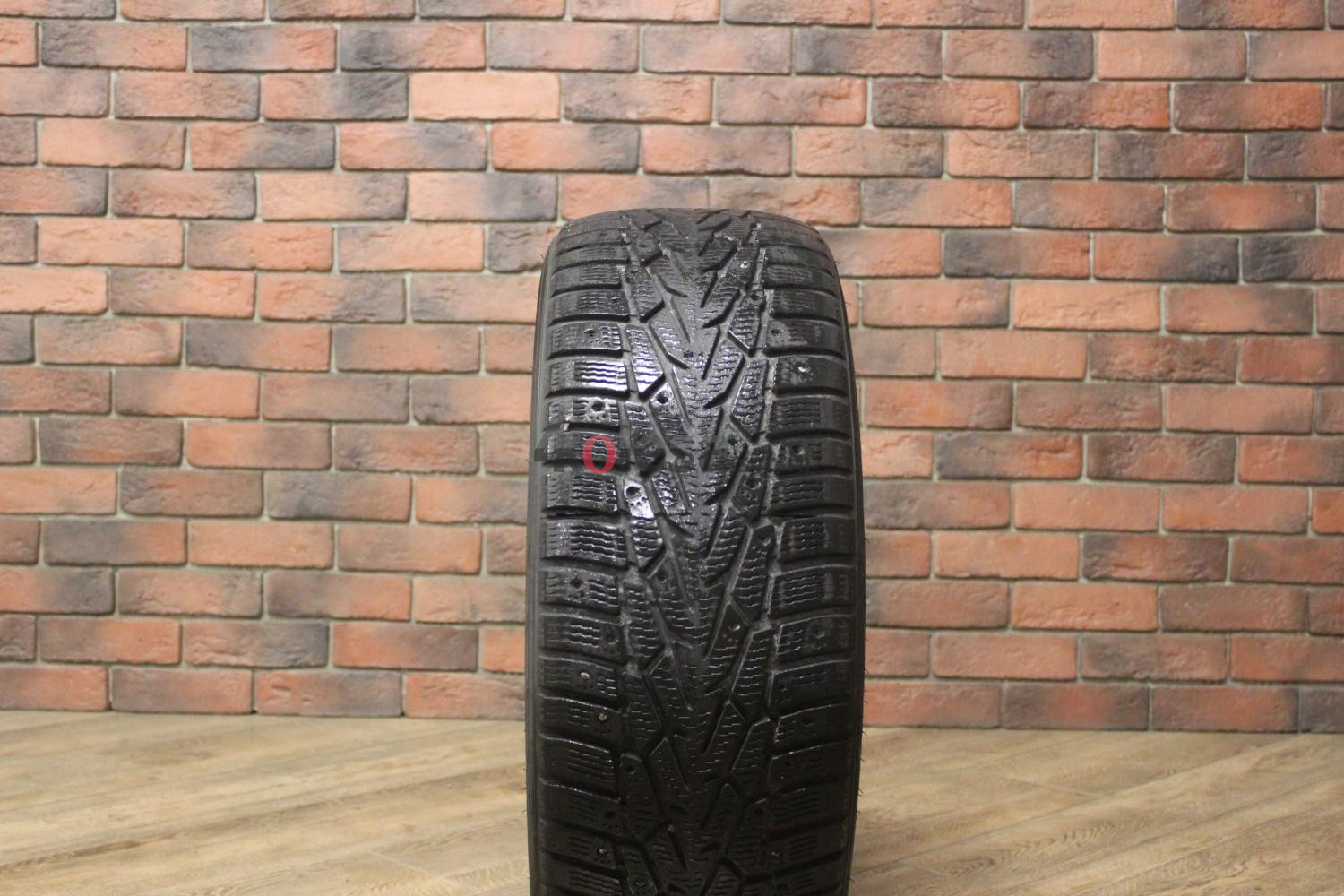 Зимние шипованные шины R16 215/55 Nokian Tyres Nordman 7 бу (4-5 мм.) остаток шипов 0-25%
