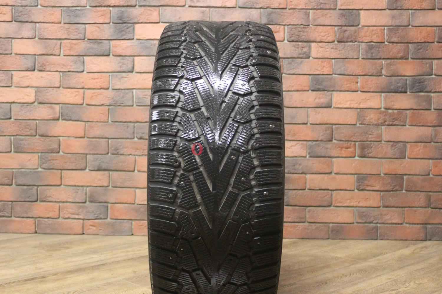 Зимние шипованные шины R20 285/50 Pirelli Ice Zero бу (4-5 мм.) остаток шипов 70-100%