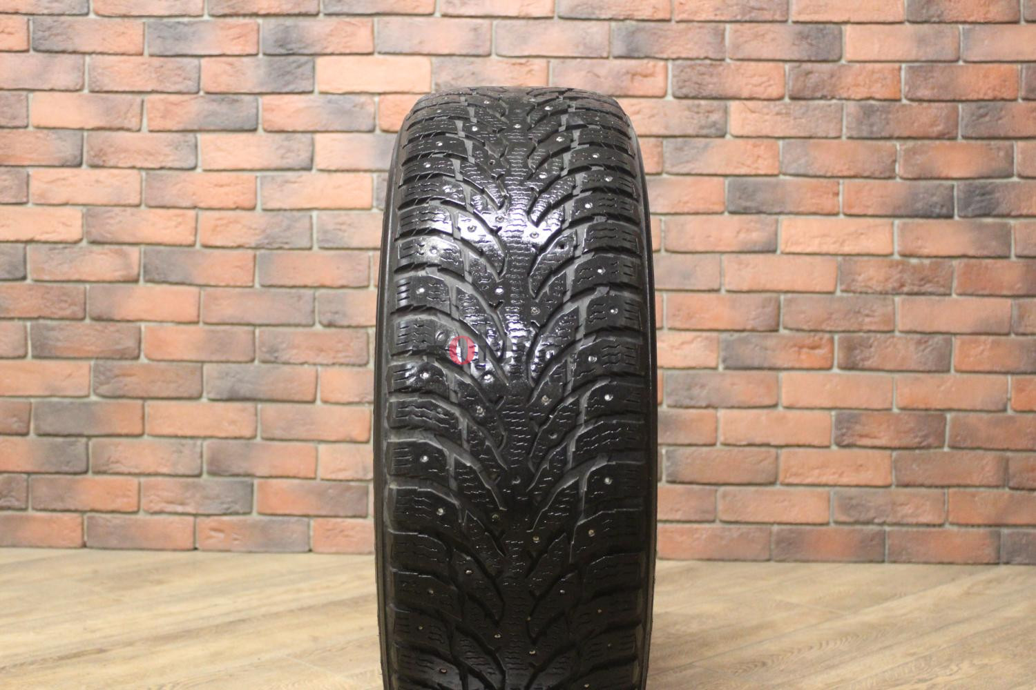 Зимние шипованные шины R17 245/65 Nokian Tyres Hakkapeliitta 9 бу (4-5 мм.) остаток шипов 0-25%