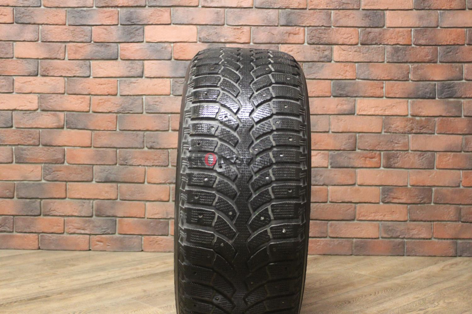 Зимние шипованные шины R18 255/55 Bridgestone Blizzak Spike-01 бу (4-5 мм.) остаток шипов 0-25%