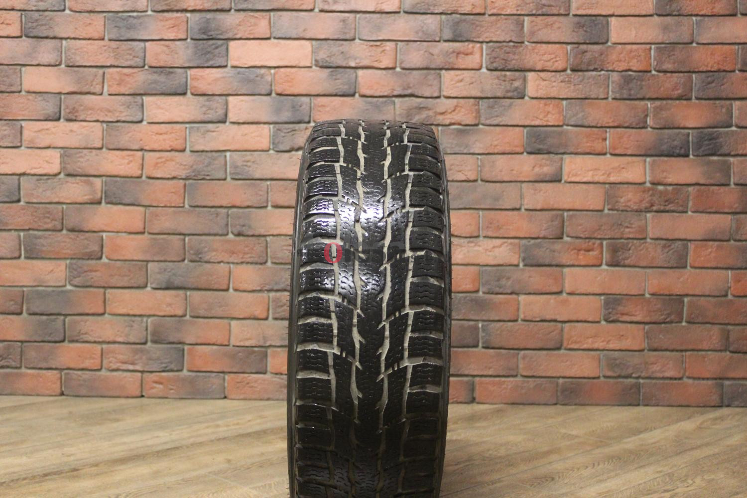 Зимние нешипованные шины R16C 205/65 Nokian Tyres Hakkapeliitta CR3 бу Лип. (4-5 мм.)