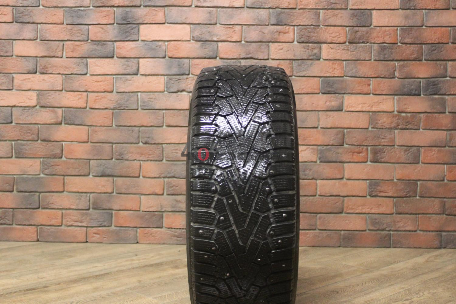 Зимние шипованные шины R17 235/55 Pirelli Ice Zero бу (4-5 мм.) остаток шипов 70-100%