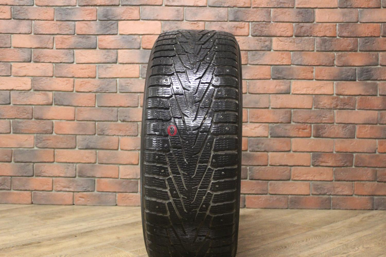Зимние шипованные шины R17 265/65 Nokian Tyres Nordman 7 бу (6-7 мм.) остаток шипов 70-100%