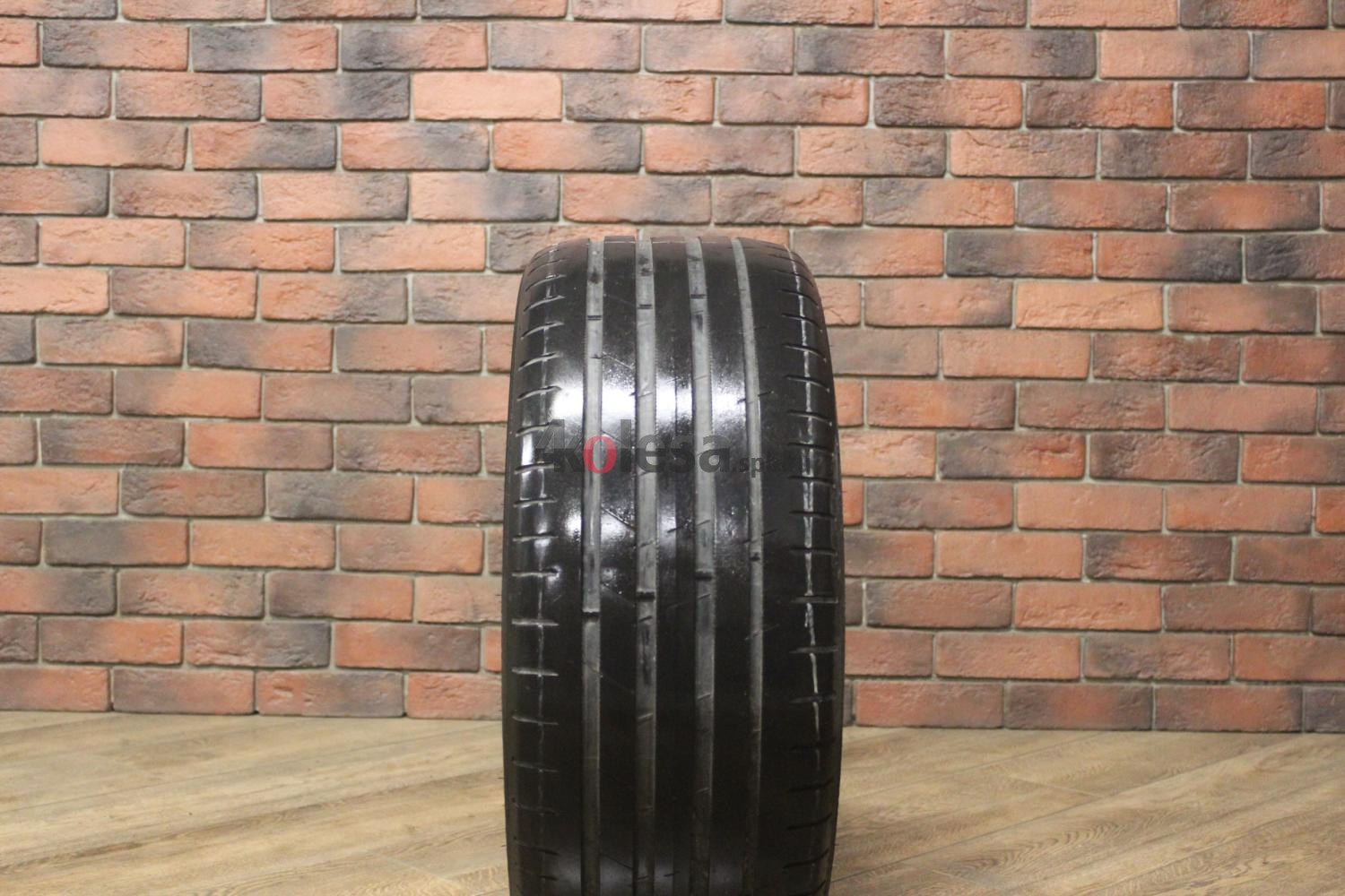 Летние  шины R18 235/40 Nokian Tyres Hakka Black 2 бу (3-4 мм.) купить в Санкт-Петербурге