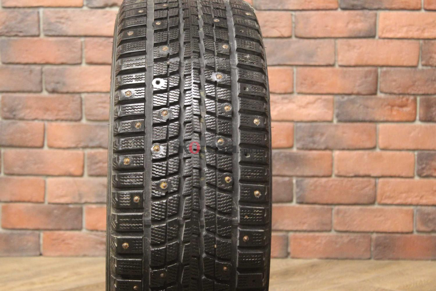 Зимние шипованные шины R16 205/55 Dunlop SP Winter ICE 01 бу (8-9 мм.) остаток шипов 70-100%