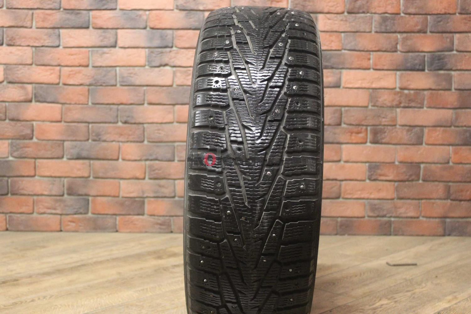 Зимние шипованные шины R18 235/60 Nokian Tyres Nordman 7 бу (6-7 мм.) остаток шипов 70-100%