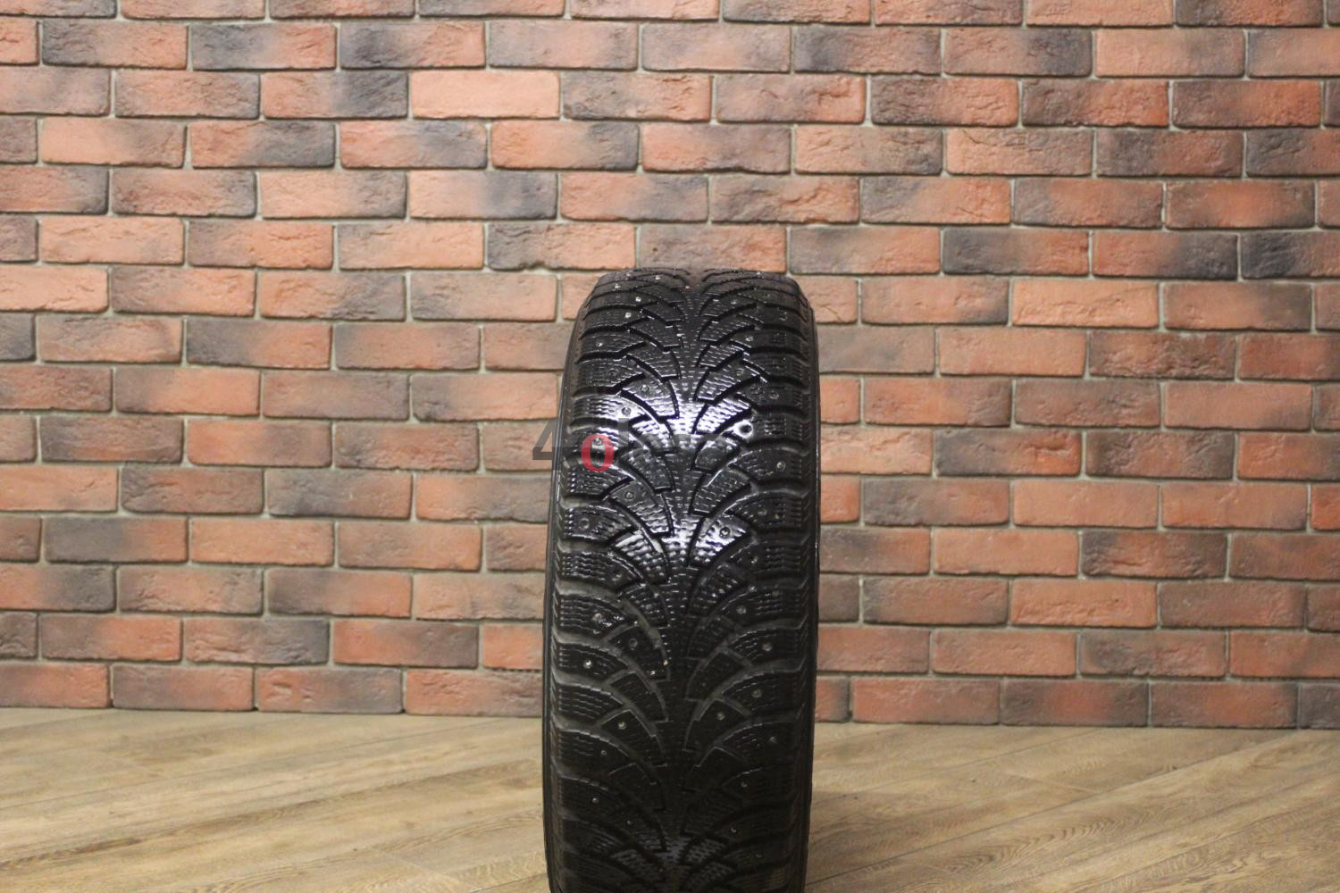 Зимние шипованные шины R16 195/55 Nokian Tyres Nordman 4 бу (4-5 мм.) остаток шипов 25-49%