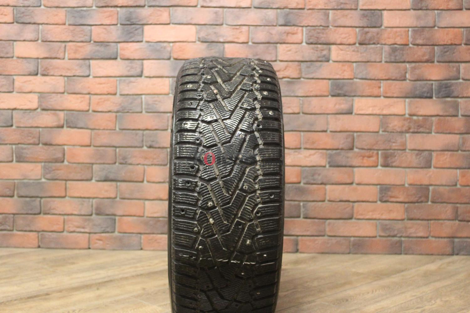 Зимние шипованные шины R20 245/40 Pirelli Ice Zero RFT бу (6-7 мм.) остаток шипов 50-69%