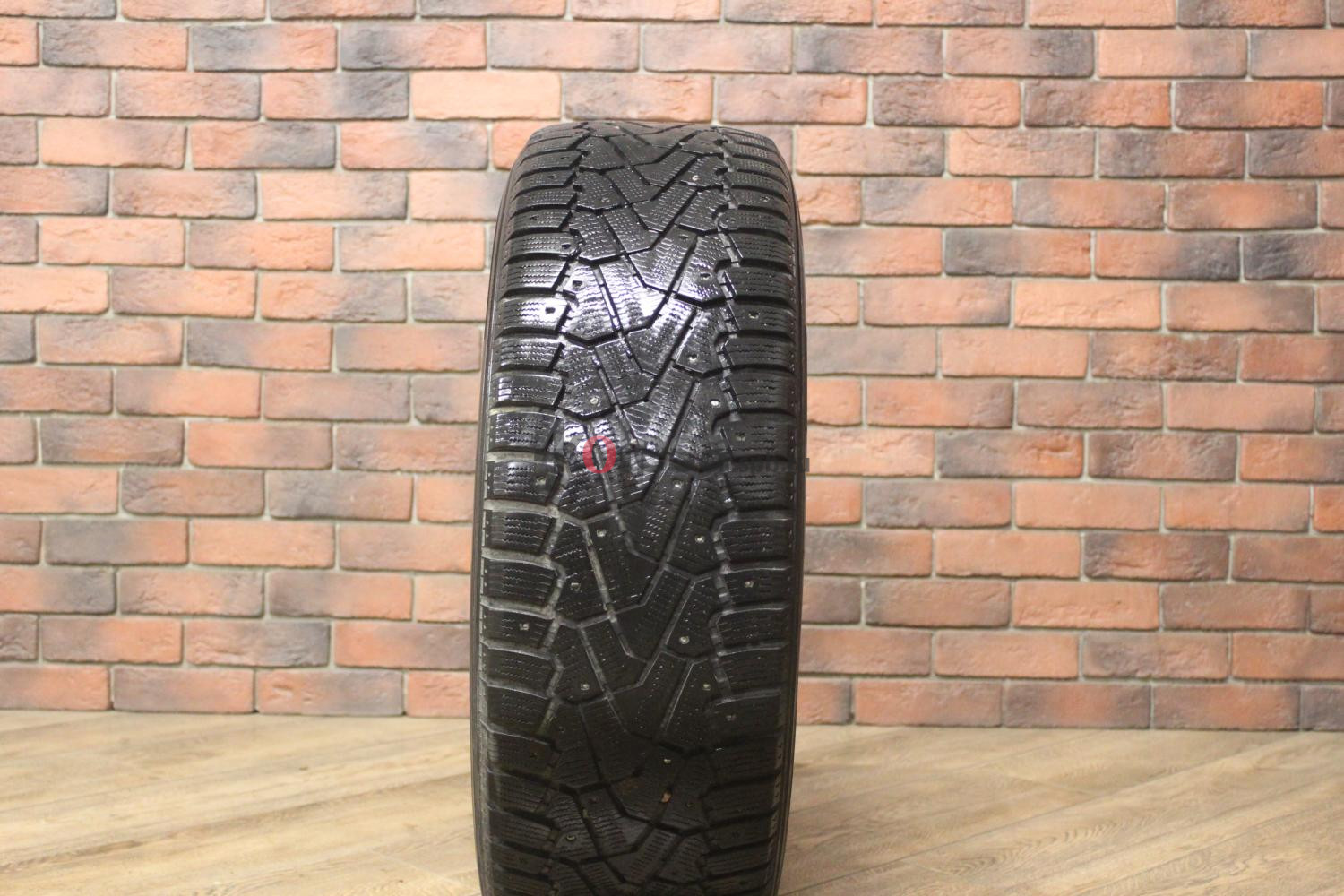 Зимние шипованные шины R18 245/60 Pirelli Ice Zero бу (6-7 мм.) остаток шипов 0-25%