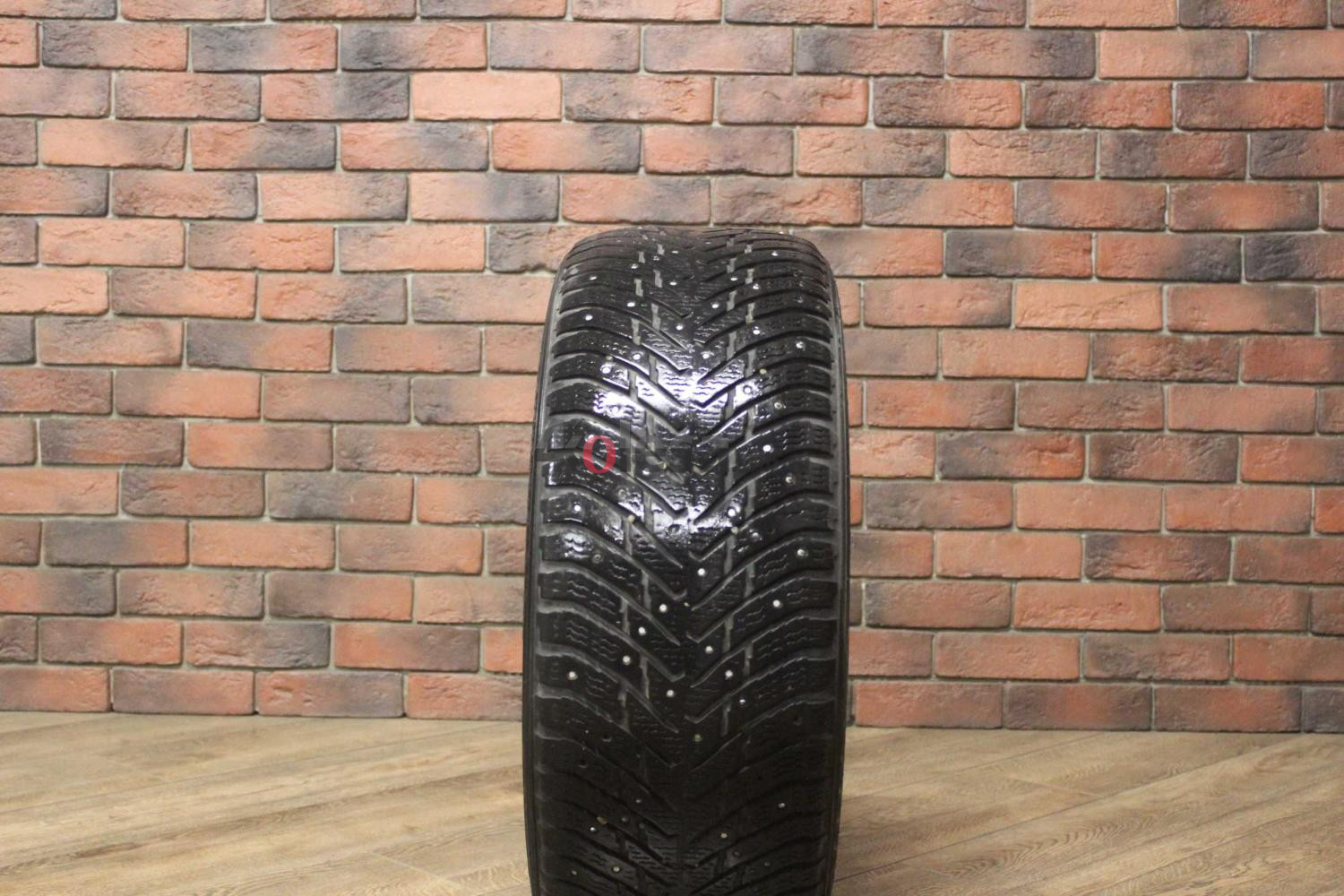 Зимние шипованные шины R17 225/50 Nokian Tyres Hakkapeliitta 8 бу (4-5 мм.) остаток шипов 25-49%