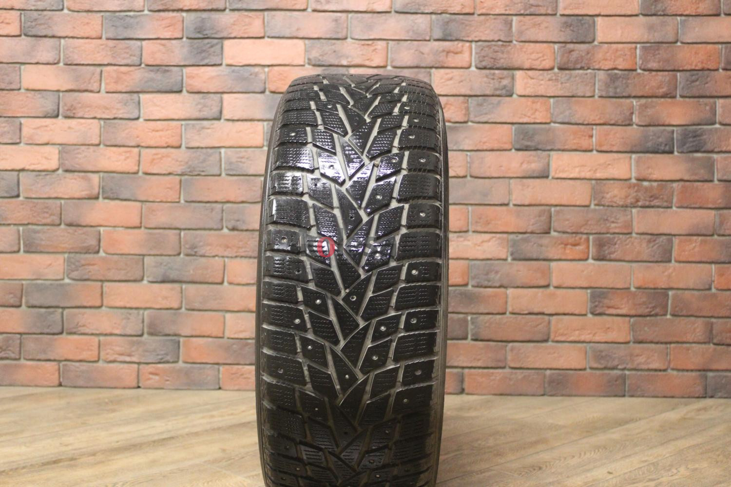 Зимние шипованные шины R19 255/50 Dunlop Grandtrek Ice 02 бу (4-5 мм.) остаток шипов 0-25%