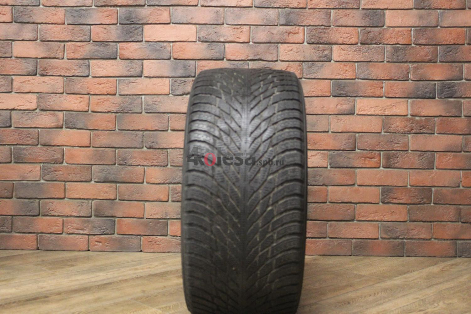 Зимние нешипованные шины R20 275/35 Nokian Tyres Hakkapeliitta R3 бу Лип. (4-5 мм.)