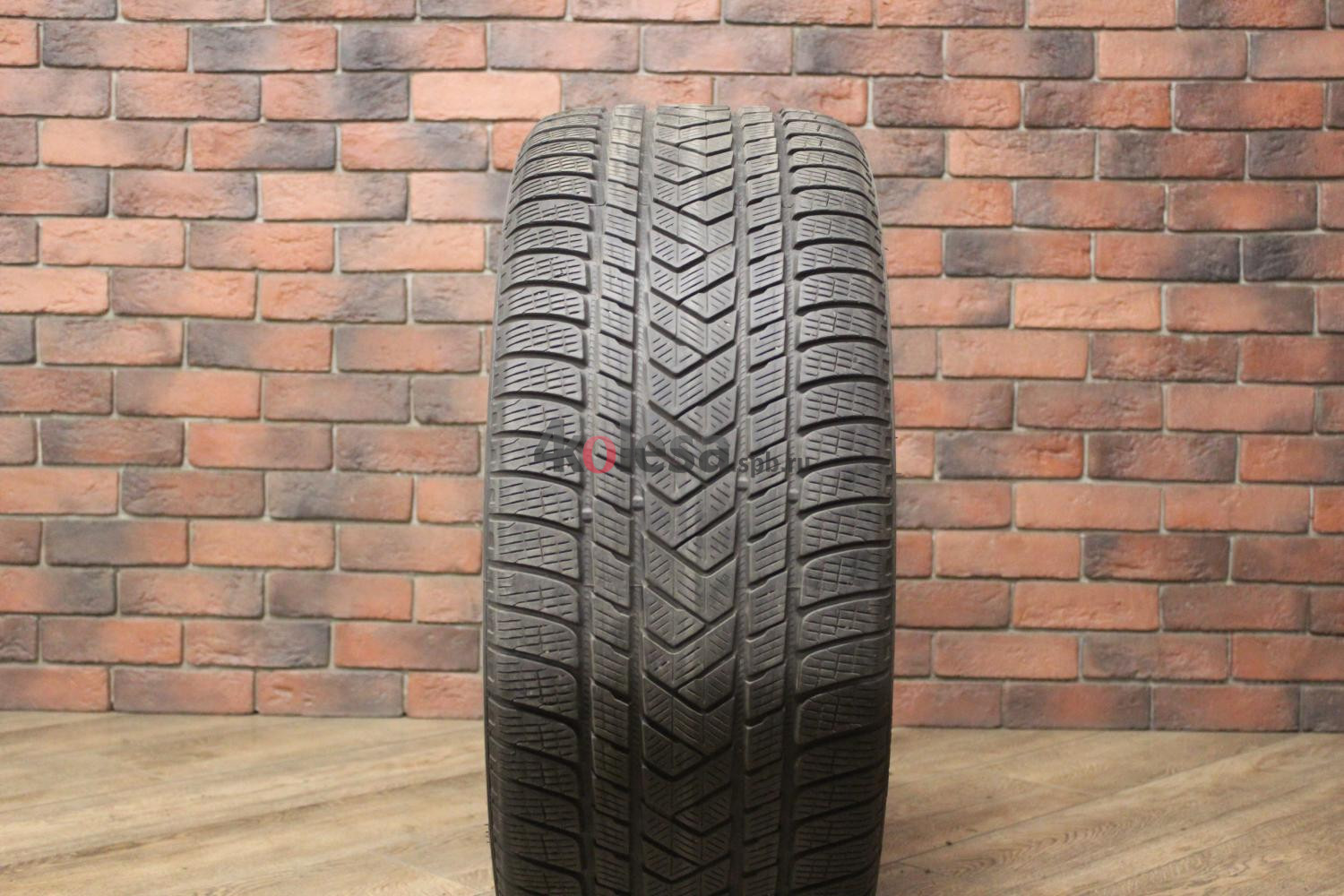 Зимние нешипованные шины R21 275/40 Pirelli Scorpion Winter бу Лип. (4-5 мм.)