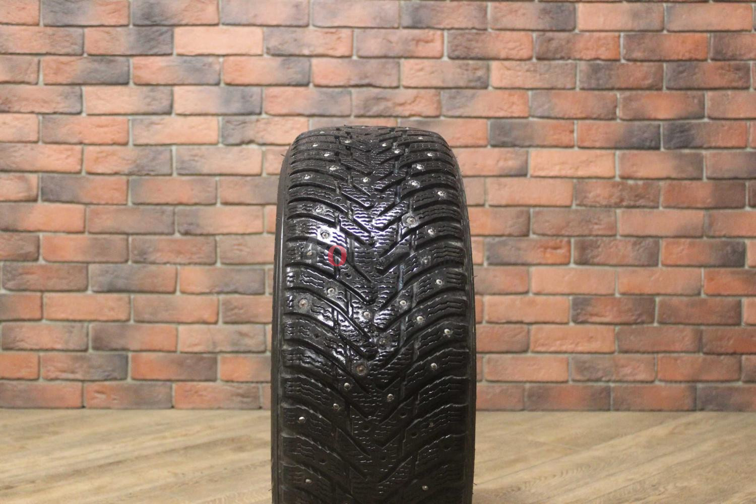 Зимние шипованные шины R16 205/55 Nokian Tyres Hakkapeliitta 8 бу (6-7 мм.) остаток шипов 50-69%