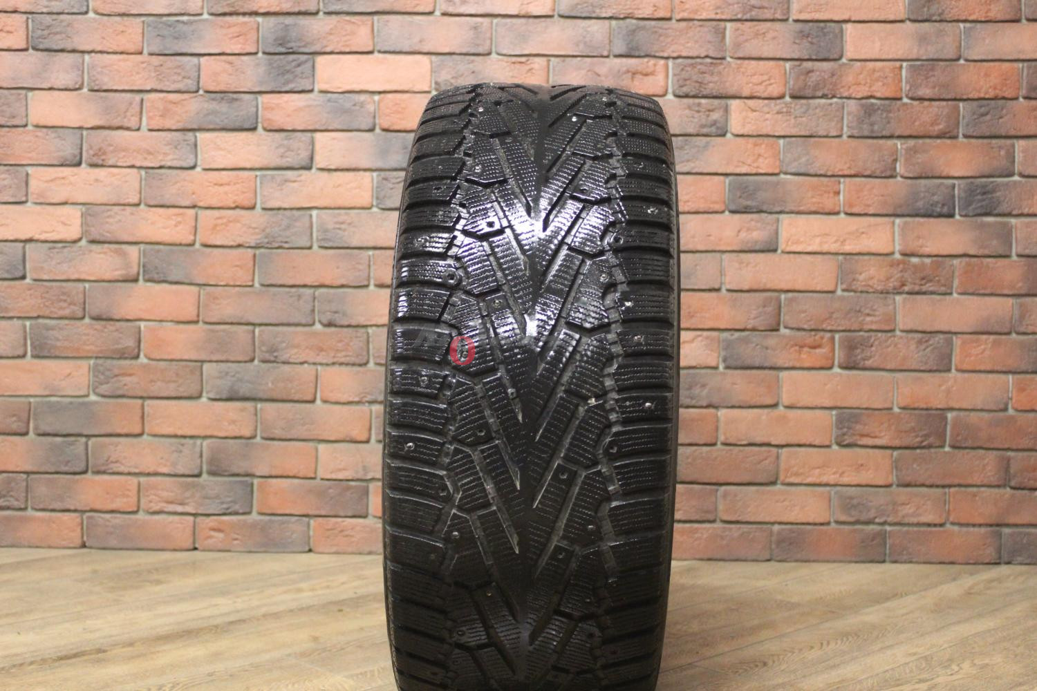 Зимние шипованные шины R20 285/45 Pirelli Ice Zero бу (4-5 мм.) остаток шипов 25-49%