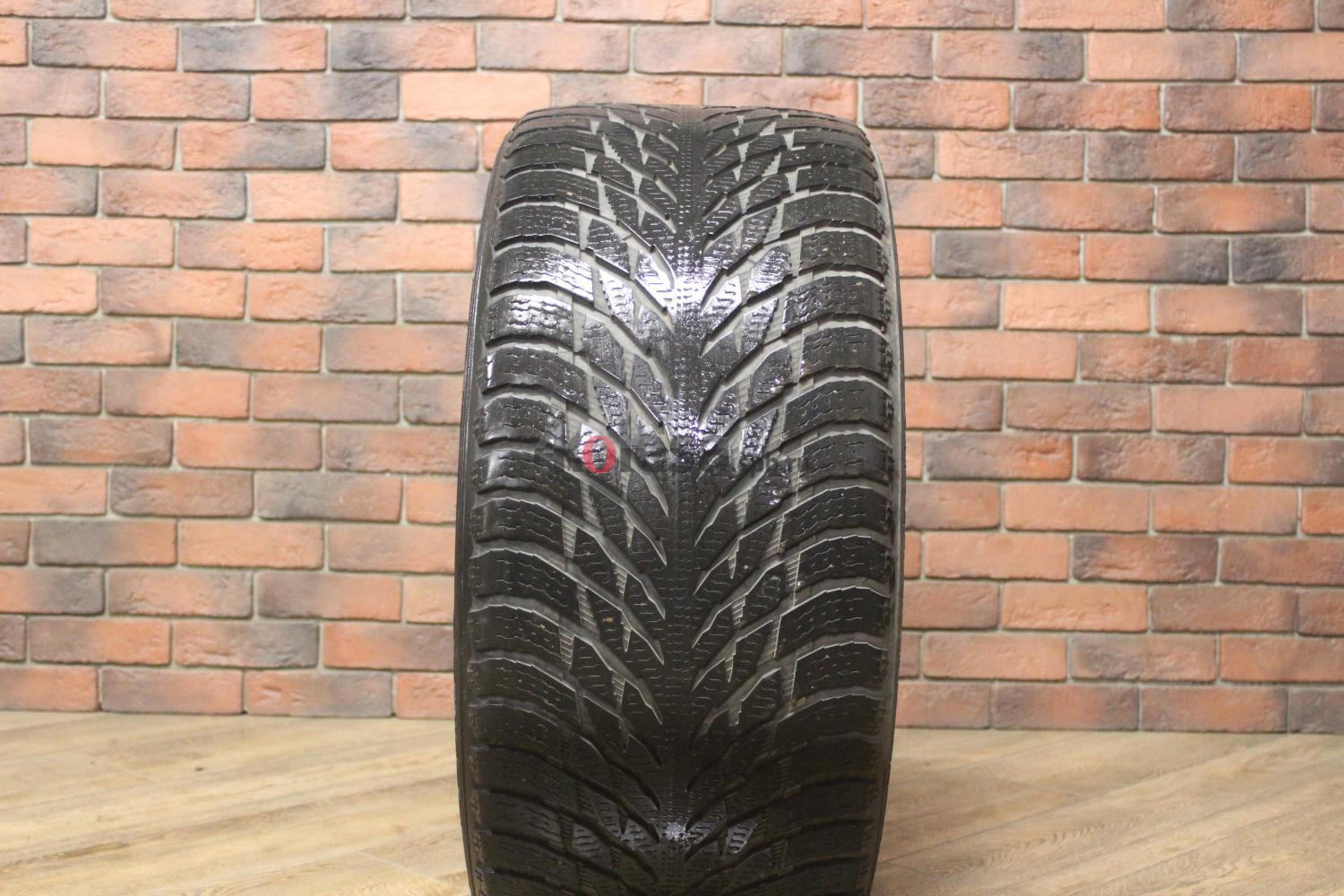 Зимние нешипованные шины R21 315/40 Nokian Tyres Hakkapeliitta R3 бу Лип. (4-5 мм.)