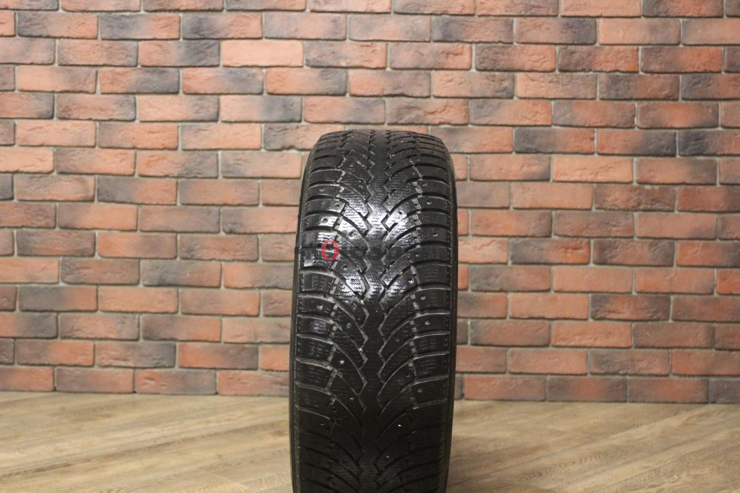 Зимние шипованные шины R16 215/55 Formula Ice бу (4-5 мм.) остаток шипов 0-25%