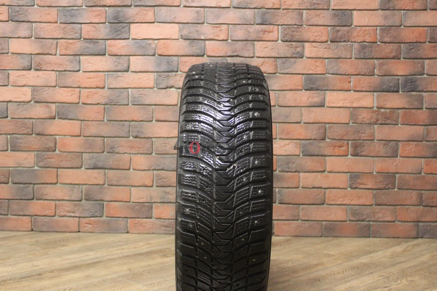 Зимние шипованные шины R16 215/65 Michelin X-Ice North 3 бу (6-7 мм.) остаток шипов 25-49%
